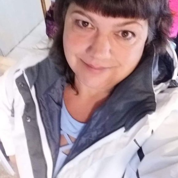 Meet your Posher, Brenda - Picture 3 of 6